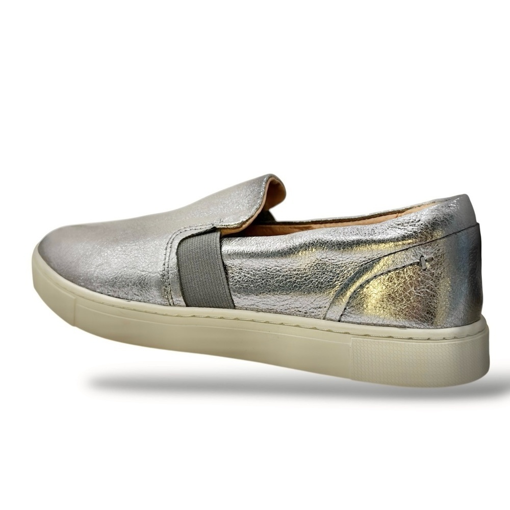 FRYE Ivy Metallic Leather Slip-On Sneakers 7.5 Iridescent Silver Comfort Flats - Picture 2 of 13